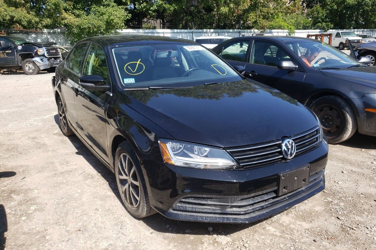 VOLKSWAGEN JETTA SE