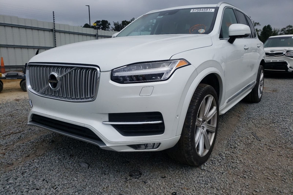 VOLVO XC90 T6