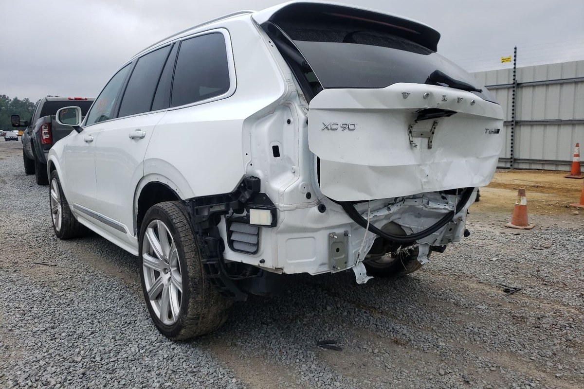 VOLVO XC90 T6